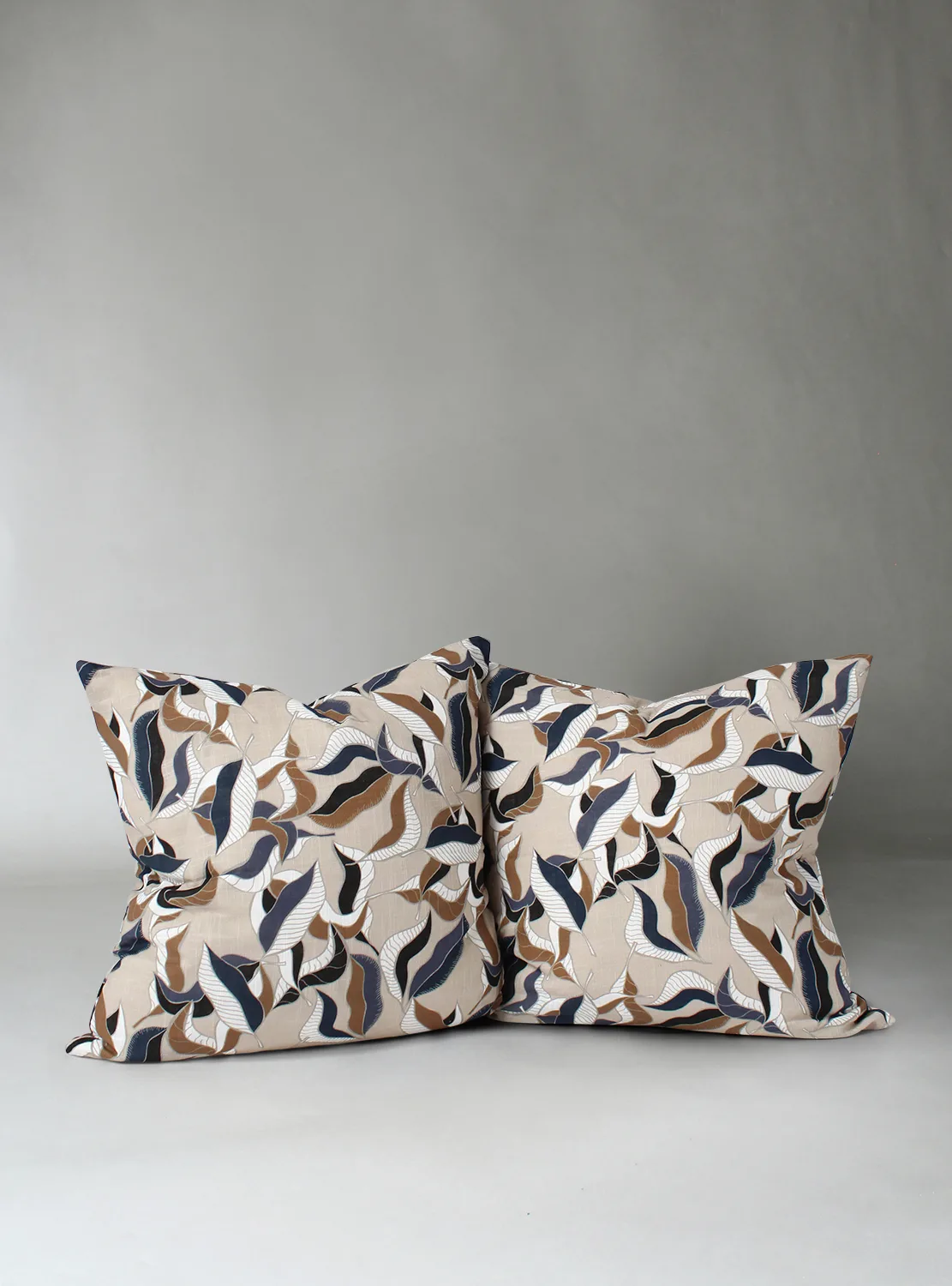 Putetrekk x 2 - Amalie (grå/blå) (Størrelse: 45 x 45 cm)