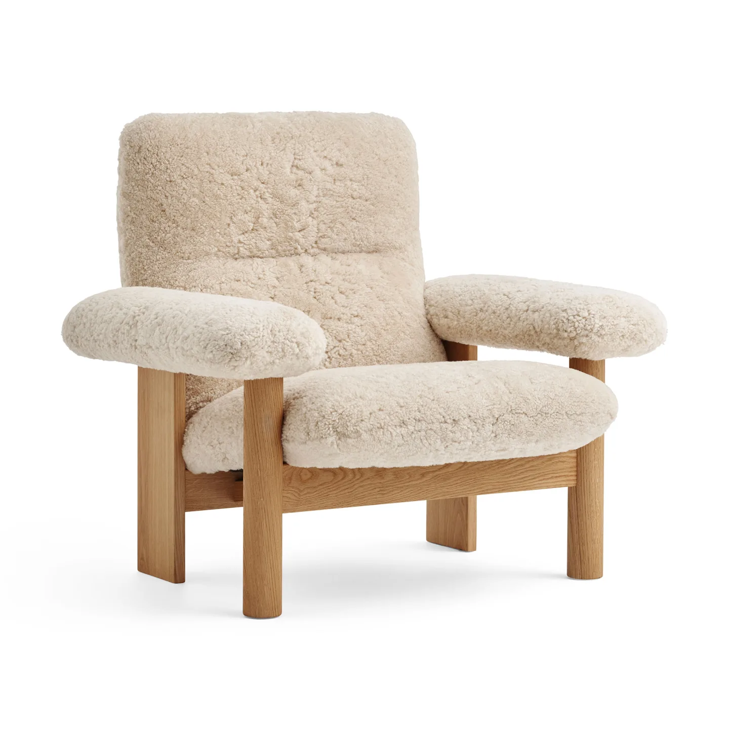 Audo Copenhagen - Brasilia Lounge Chair Solid Natural Oak Sheepskin Natural - Fåtöljer - Anderssen & Voll - Träfärgad - Trä/Skum/Ull