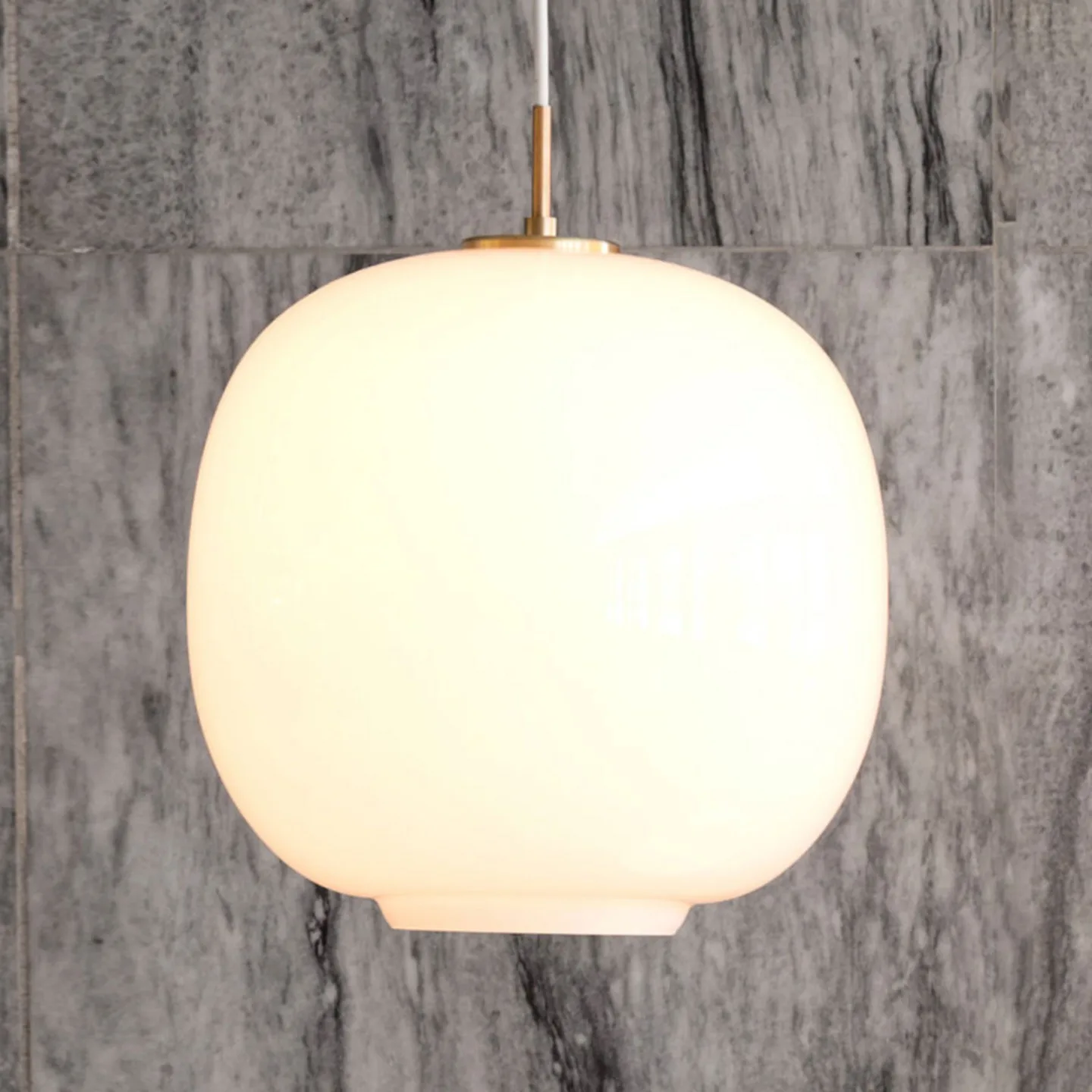 Louis Poulsen VL45 Radiohus Pendelleuchte Ø25cm Brass-white opal glass