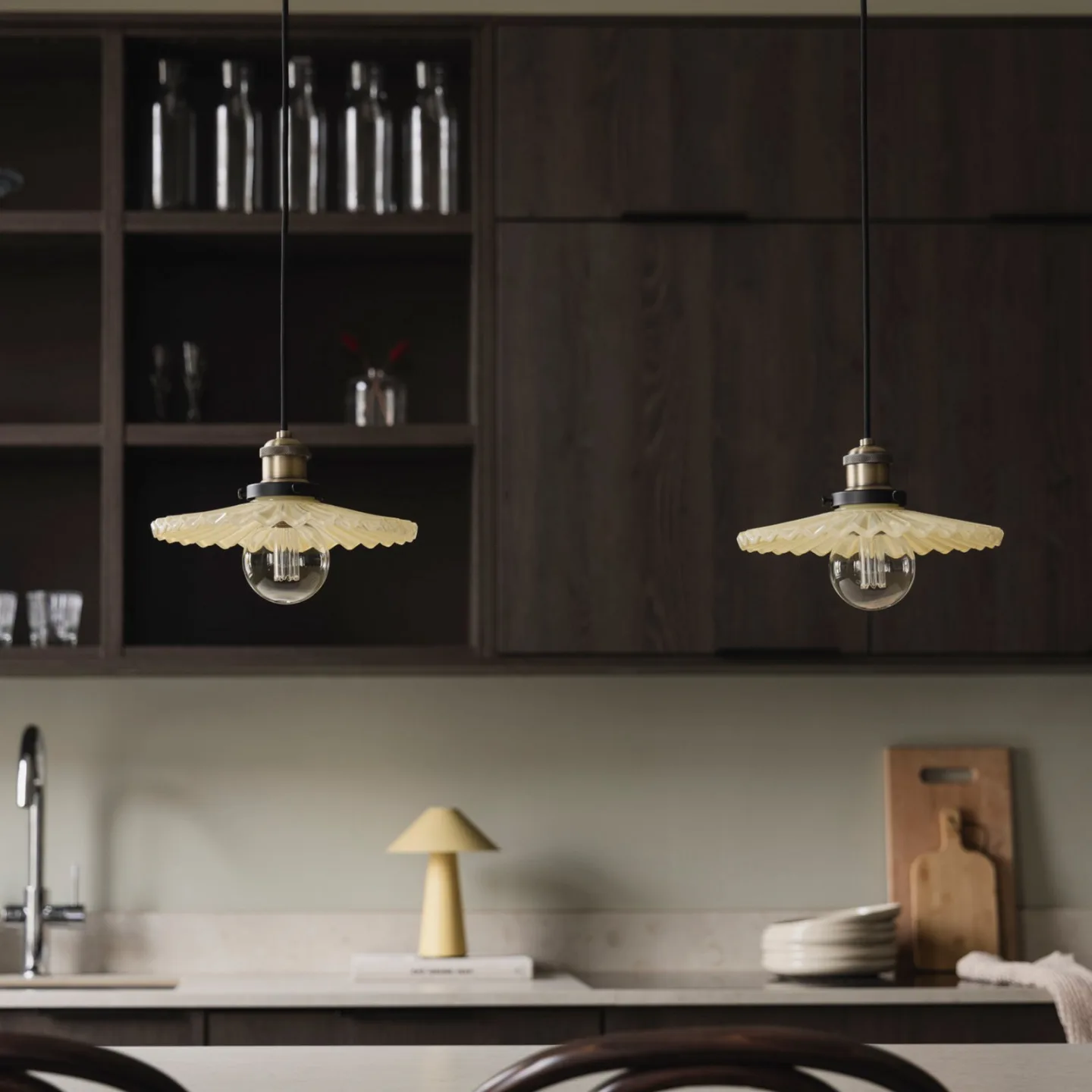 Globen Lighting Hängelampe COBBLER, creme/altmessing Ø 25 cm - Wohnzimmer - Design - Glas - Einflammig