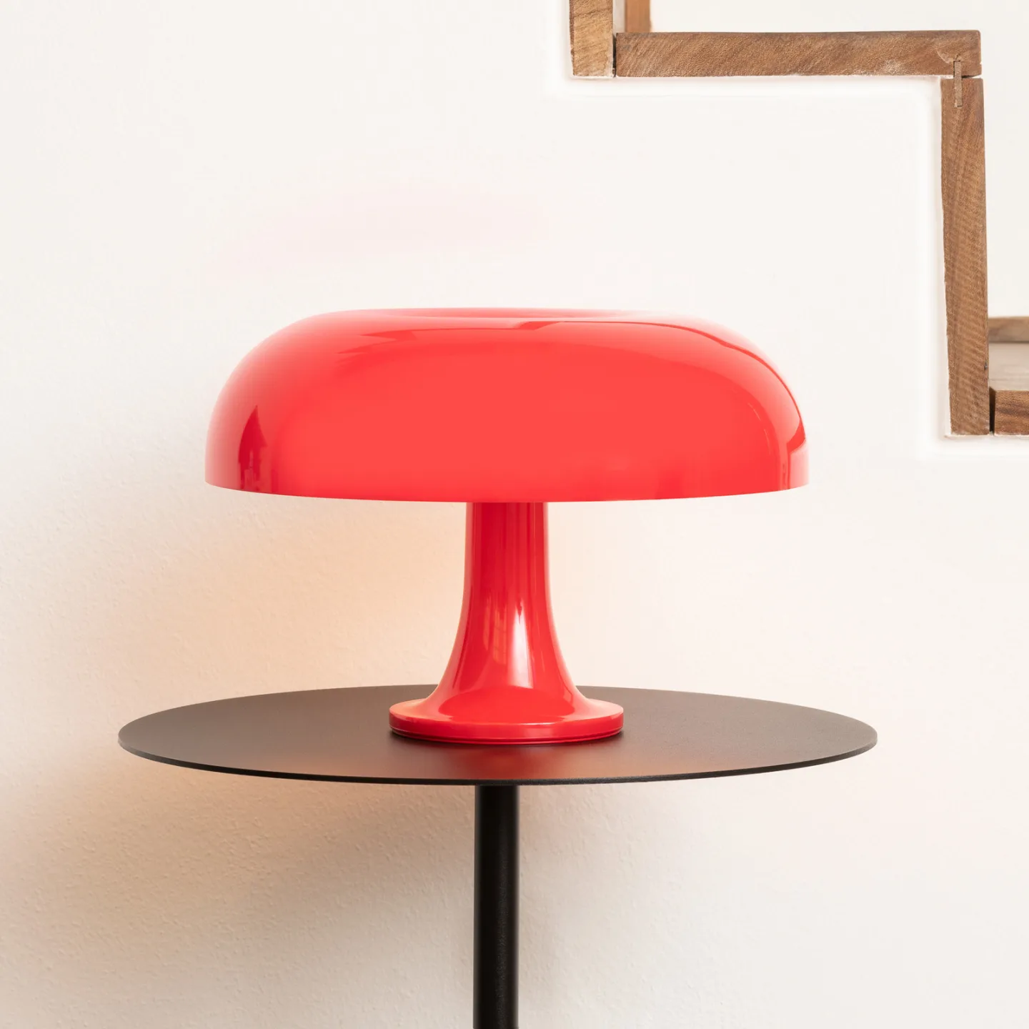 Nessino Bordlampe Rød - Artemide - Stue - Design - Plastik - Med skærm