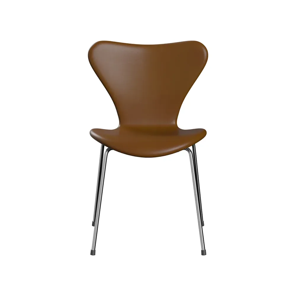 Fritz Hansen Sjuan 3107 helklädd stol Läder Soft walnut, kromat stålstativ