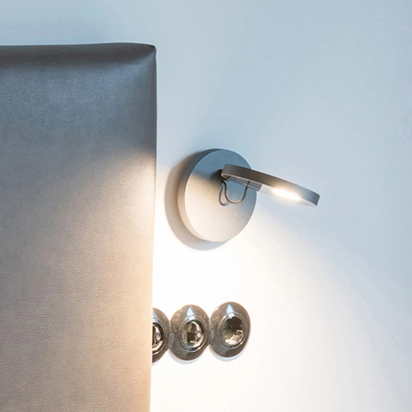 Demetra Spotlight LED-Wandlampe, 2.700 K, grau - Artemide - Wohnzimmer - Design - Metall - Rund