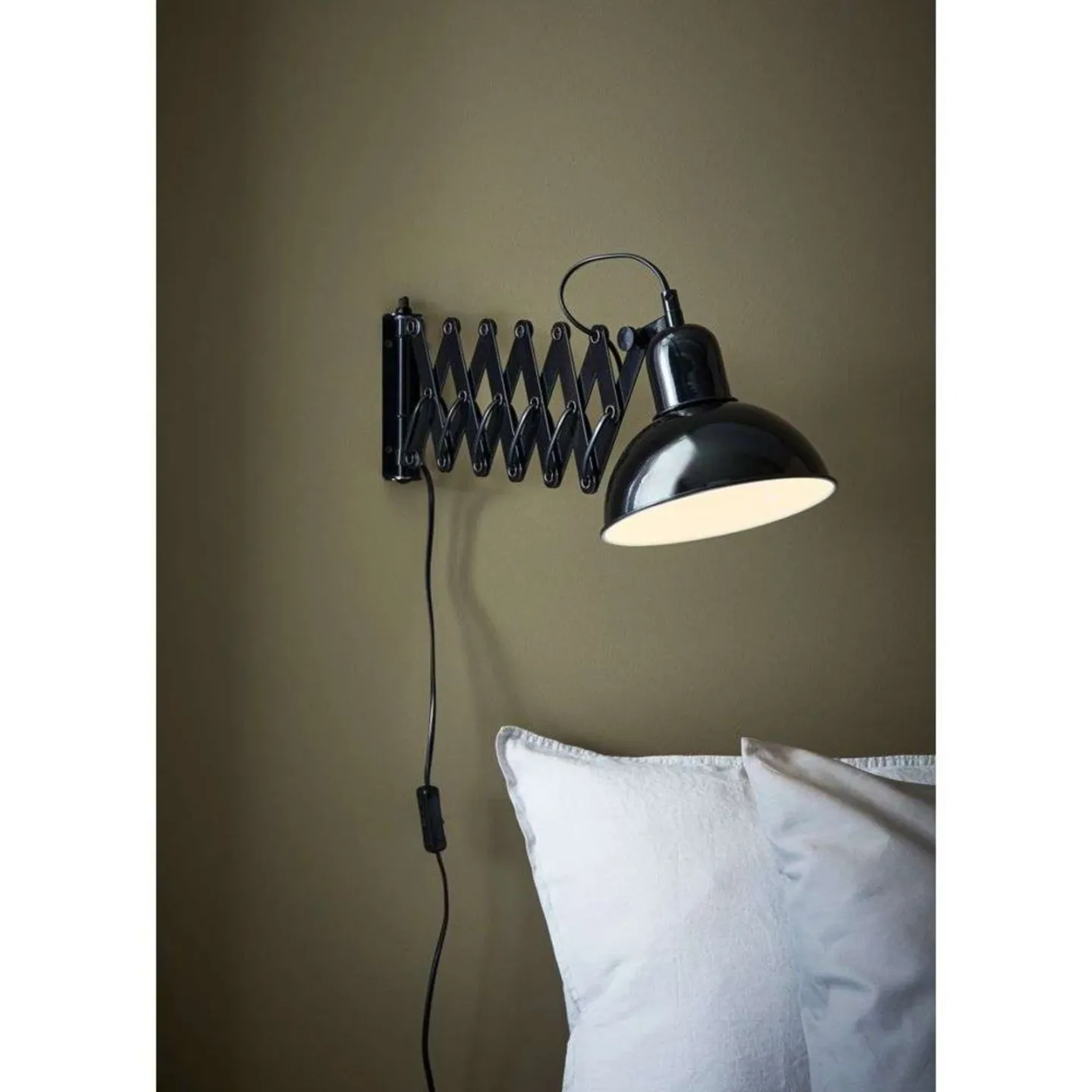 Riggs vägglampa, svart, 50 cm, justerbar – Markslöjd - Vardagsrum - Metall
