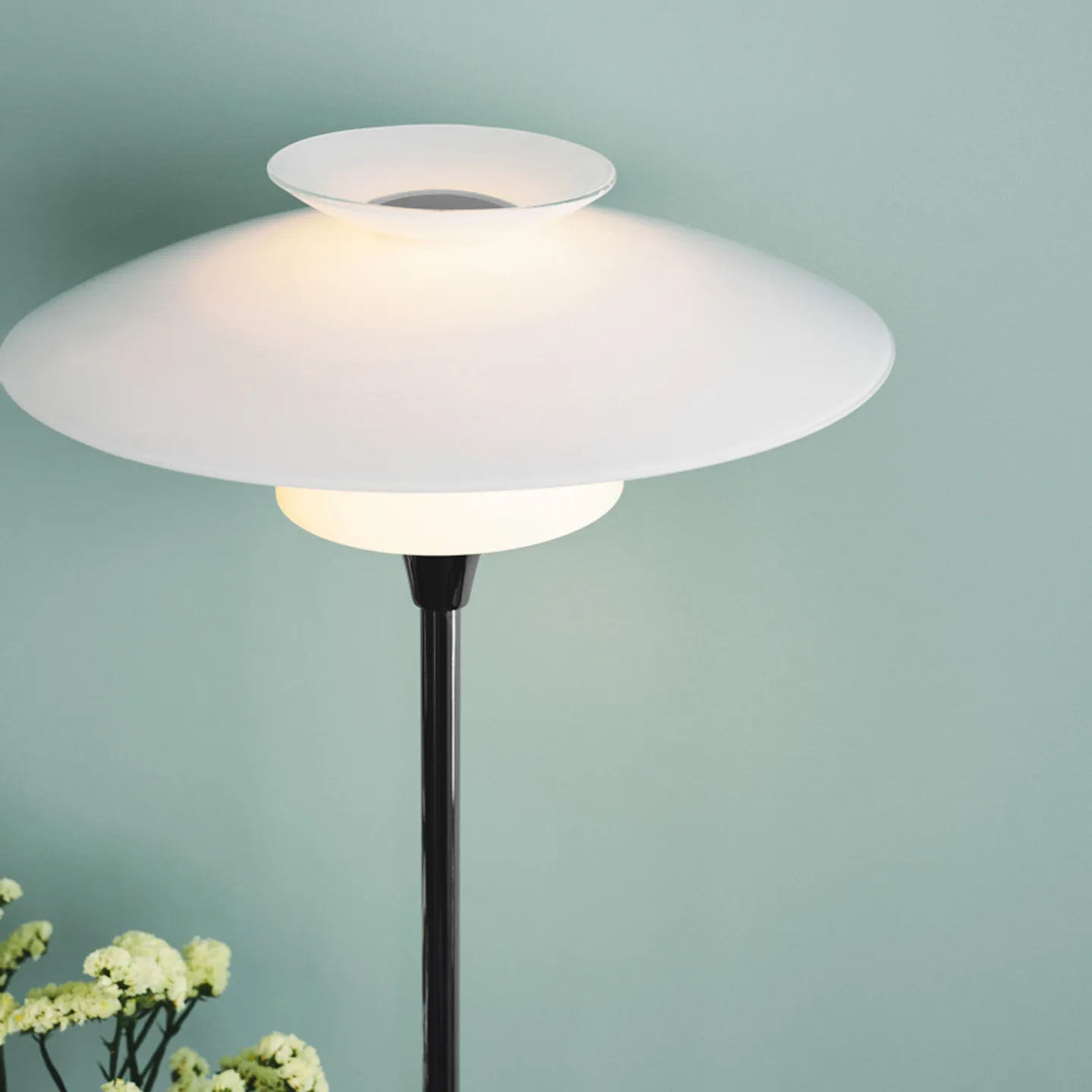 SCANDINAVIA Stehlampe, chrom/opal, Höhe 150 cm - Halo Design - Wohnzimmer - Skandinavisch - Glas - Einflammig
