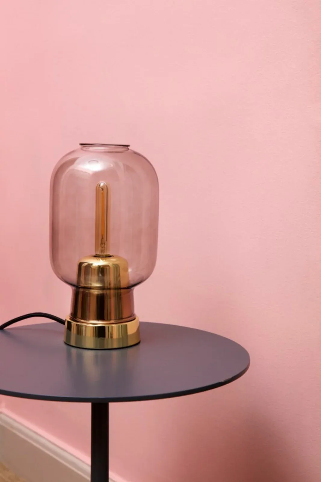 Amp Tischleuchte Rauch/Messing - Normann Copenhagen - Wohnzimmer - Glas