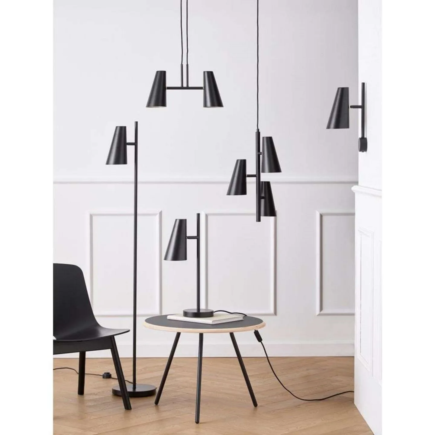 Cono Wandleuchte Black - Woud - Wohnzimmer - Metall