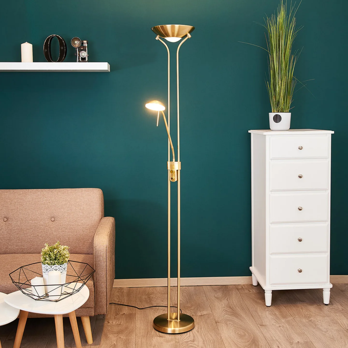 Josefin LED Golvlampa Brass - Lindby - Vardagsrum - Modern - Metall - Med lampskärm