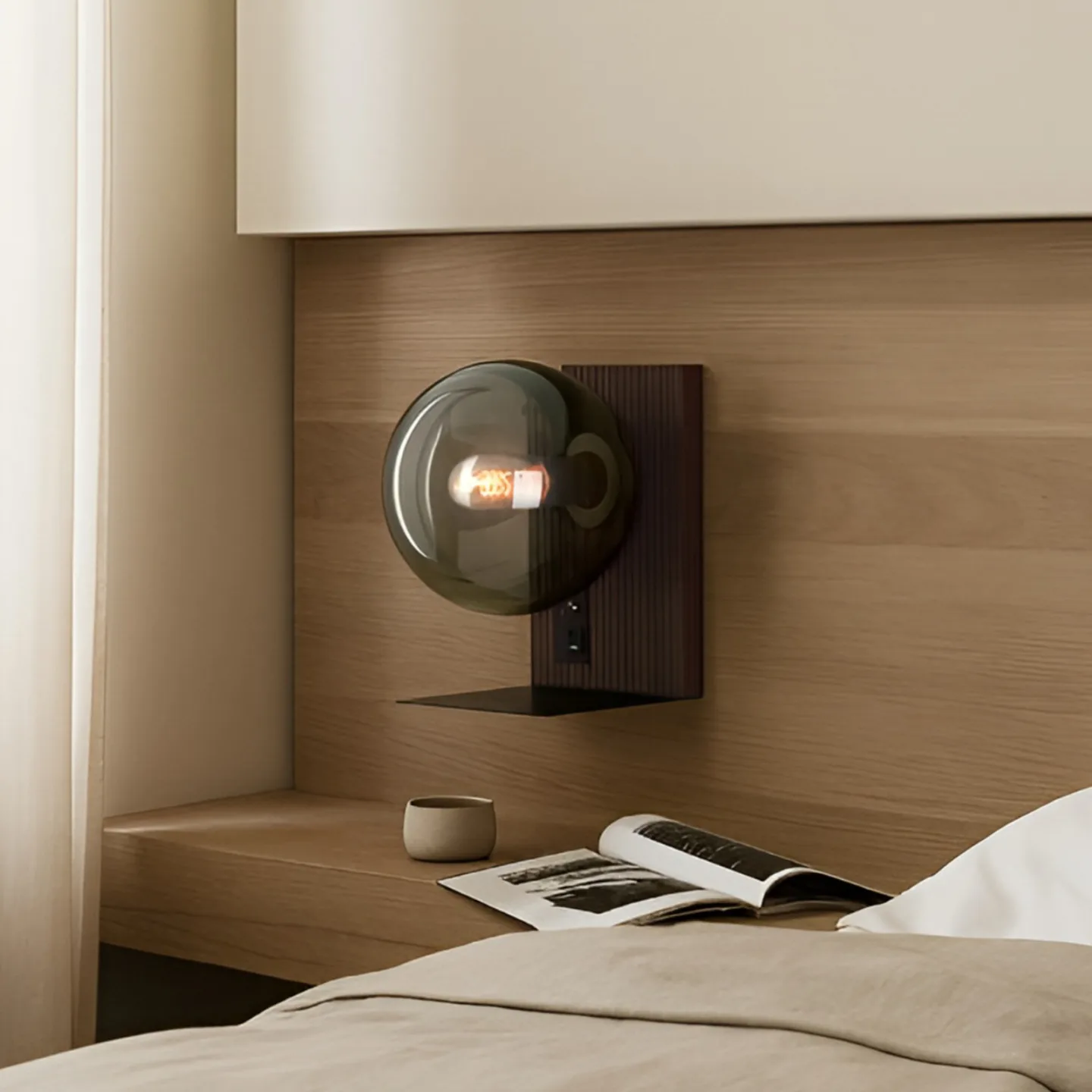 Veloura Wandleuchte, Höhe 30 cm, Glas, Holz, USB - Lucande - Wohnzimmer - Design - Einflammig