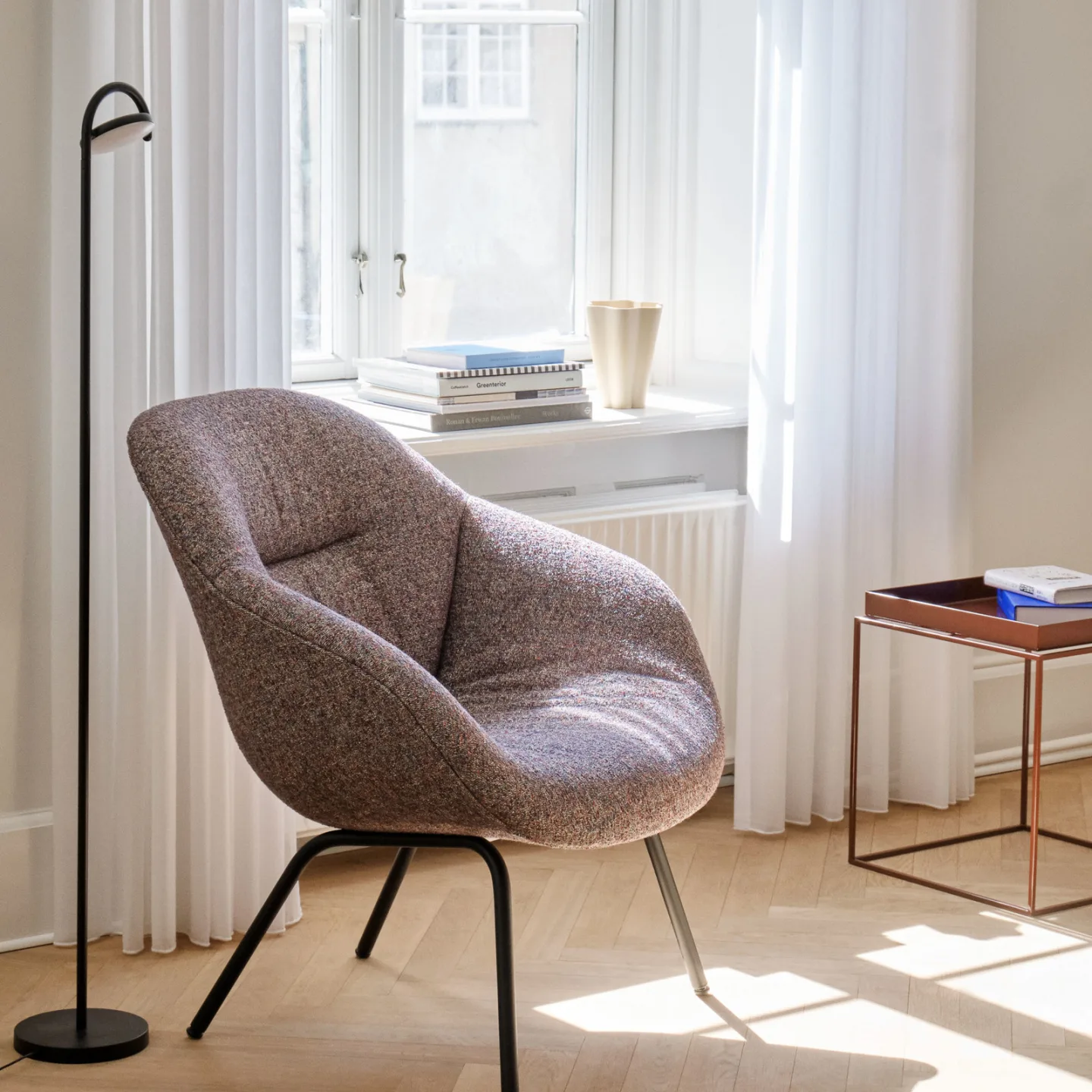 Marselis Stehleuchte Soft black - HAY - Wohnzimmer - Design - Metall - Mit Schirm