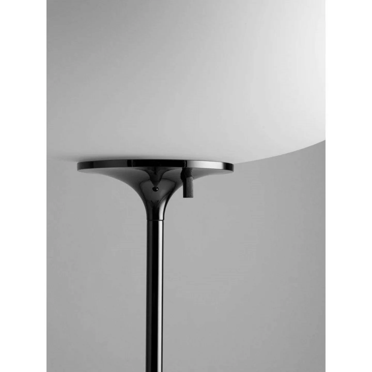 Stemlite Stehleuchte H110 Dimmable Black Chrome - GUBI - Wohnzimmer - Metall