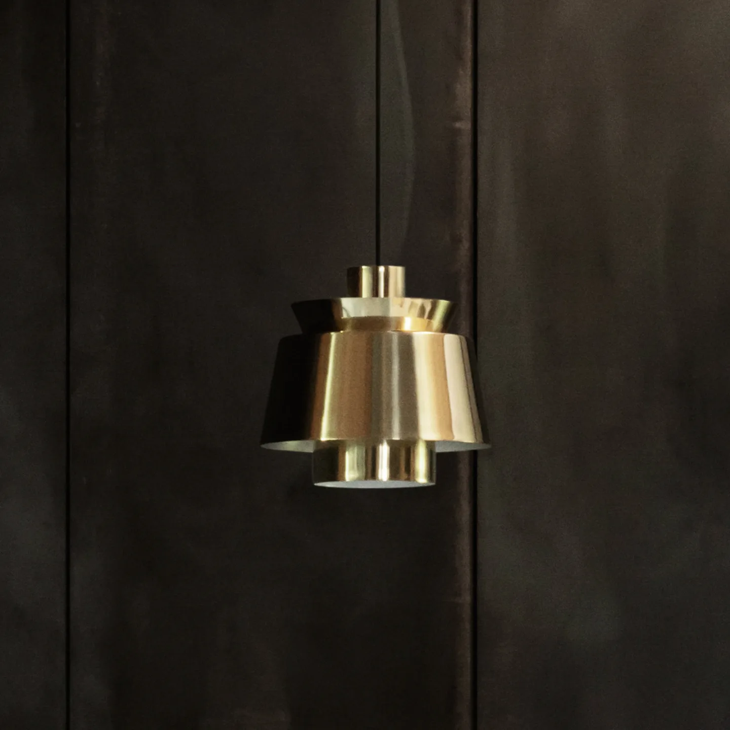 Utzon JU1 pendellampa mässing - &Tradition - Vardagsrum - Design - Metall - Med en ljuskälla