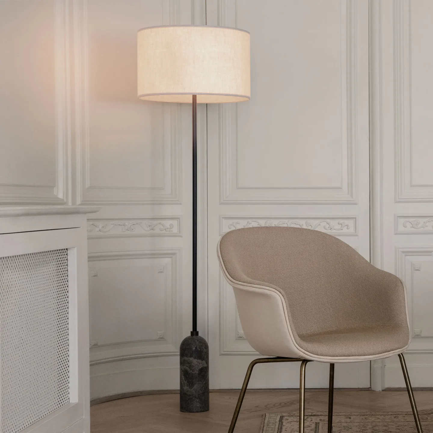 Gravity Gulvlampe Grå Marmor/Canvas - GUBI - Stue - Design - Sten - Med skærm