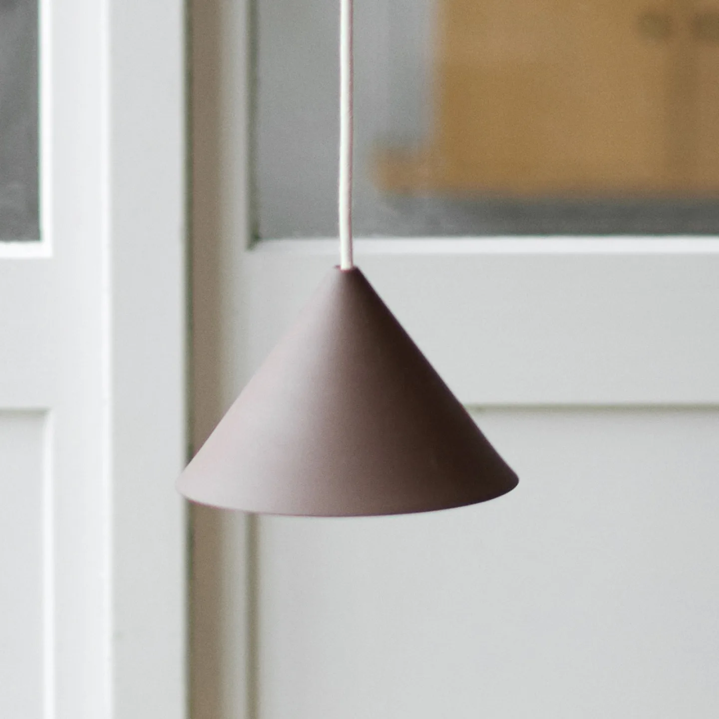Ceramic Cone Hängelampe, braun, Ø19cm, Porzellan, G9 - Moebe - Wohnzimmer - Design - Keramik - Einflammig