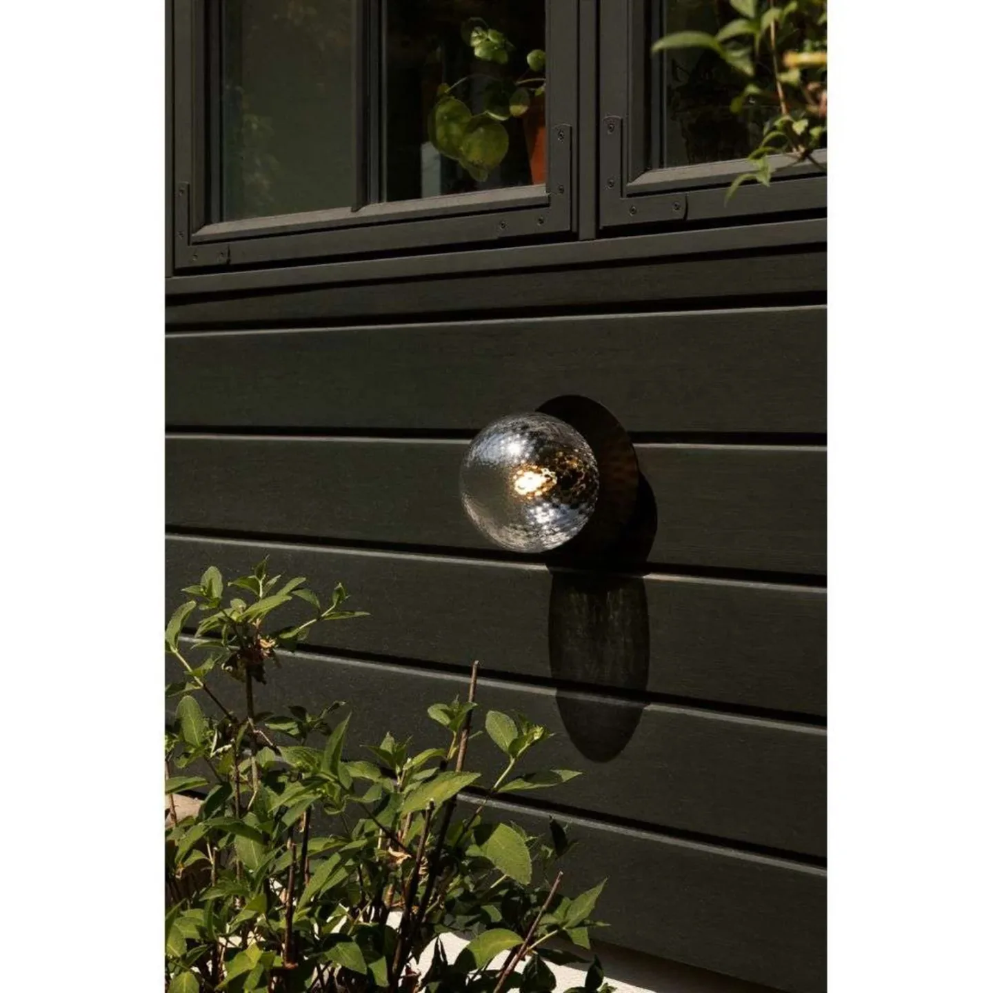 Außen-Wandlampe Liila, schwarz/klar, Ø 16,5cm, IP54 - Nuura Nuura Aps - Terrasse - Skandinavisch - Metall - Einflammig