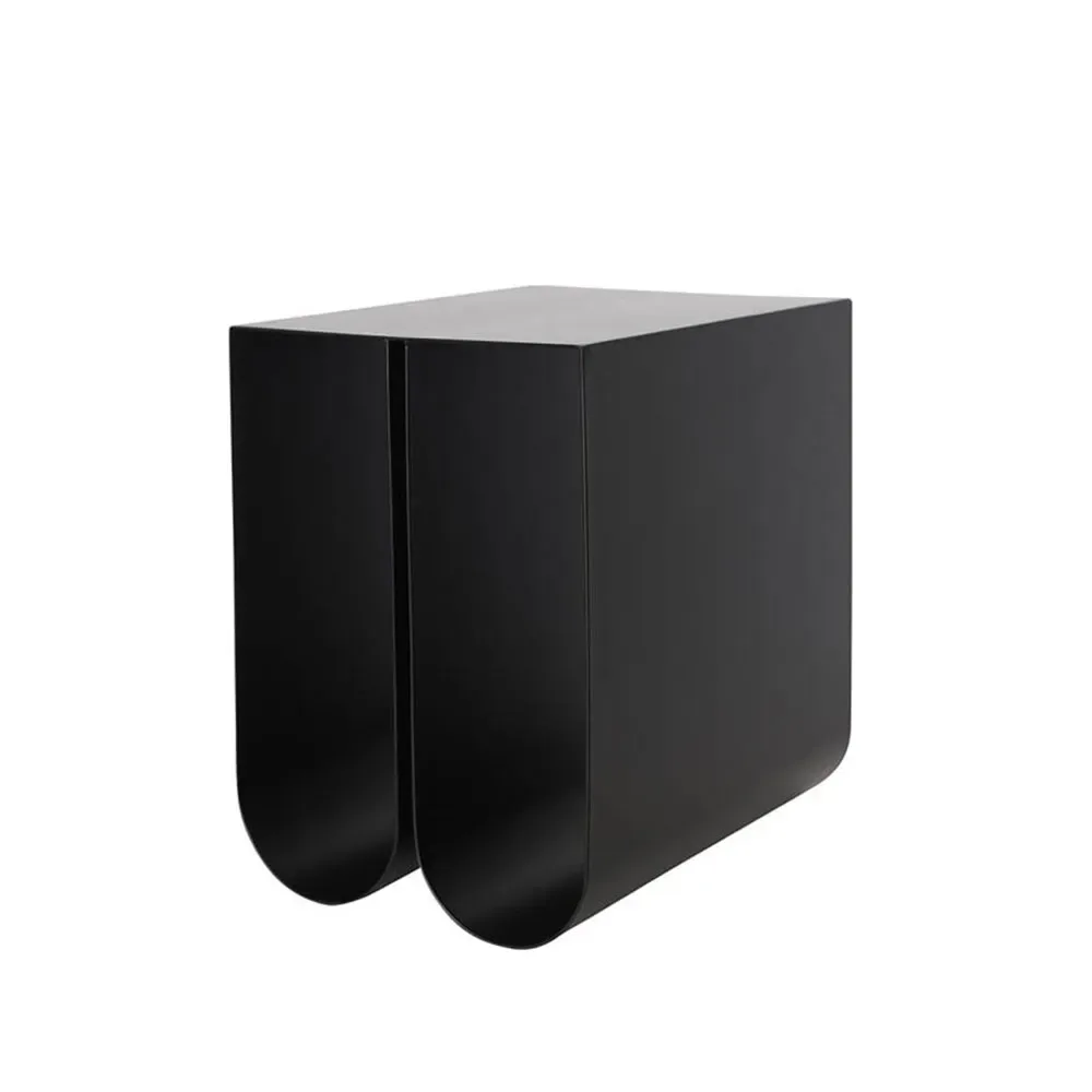 Kristina Dam Studio Curved sidobord Black
