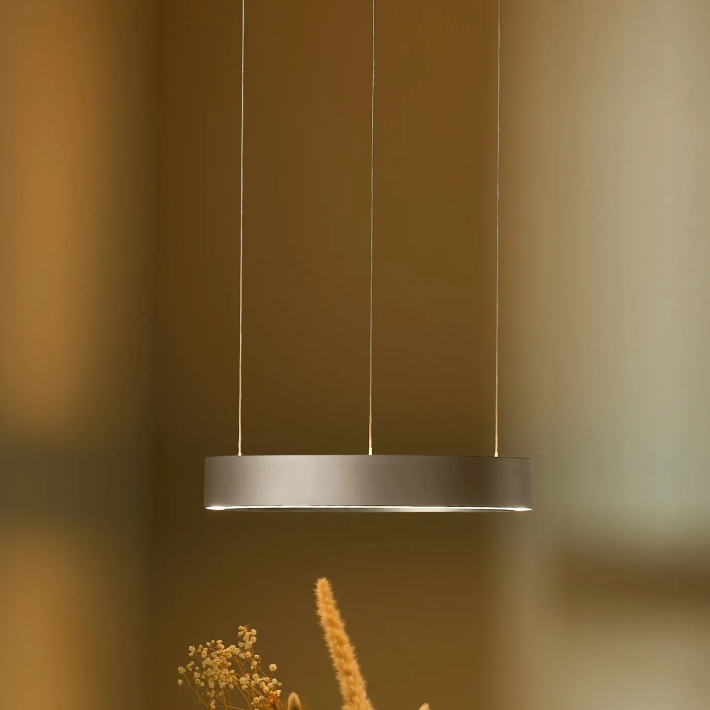 Velora LED-Hängelampe, creme, Ø 40 cm, dim. - LOOM DESIGN - Wohnzimmer - Modern - Aluminium - Einflammig