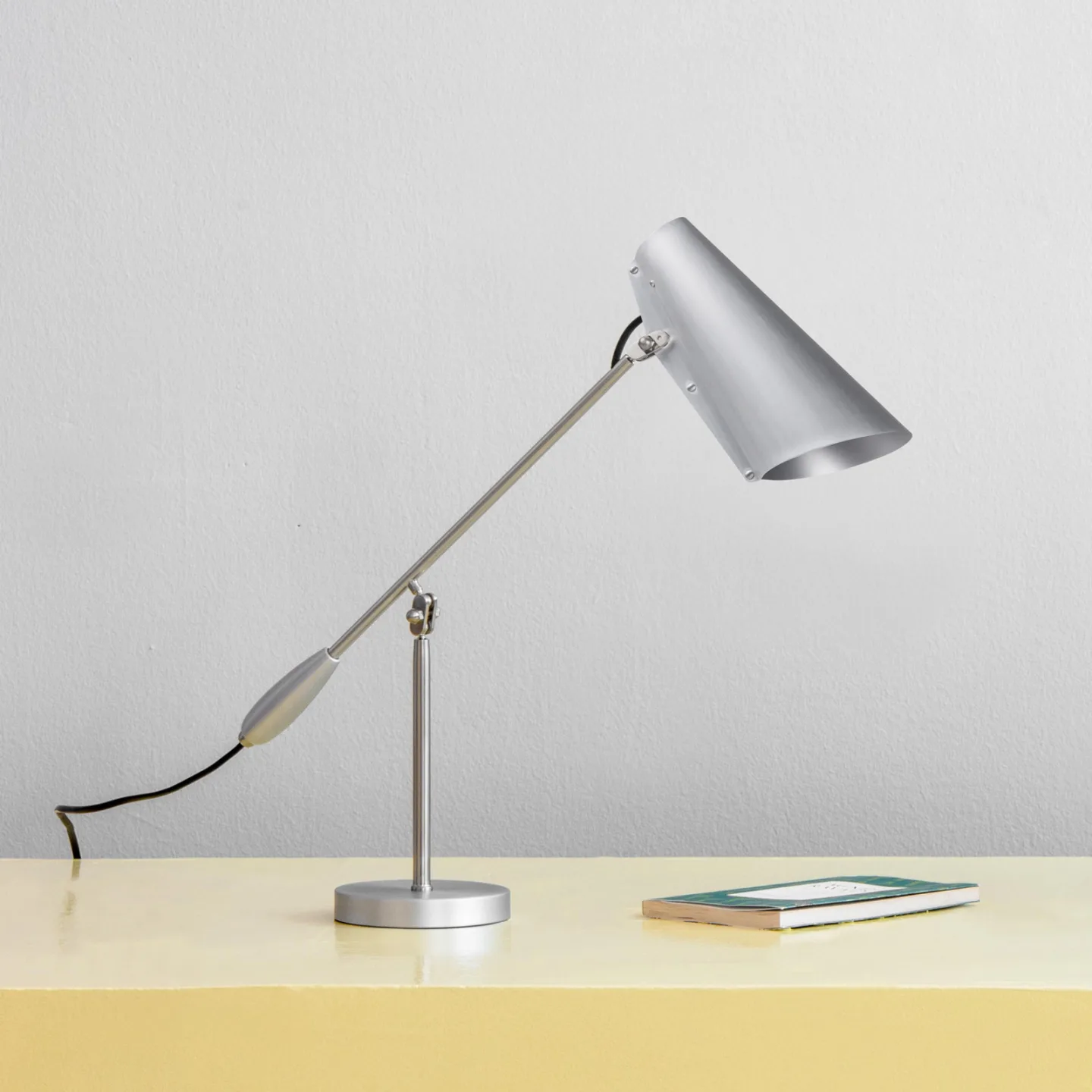 Birdy Bordlampe Grå - Northern - Stue - Design - Metal - Med én lyskilde