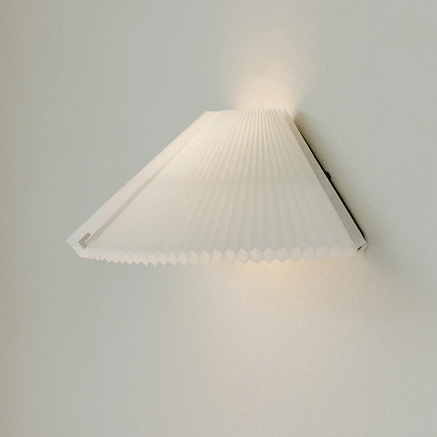 Nebra Wandleuchte White - New Works - Wohnzimmer - Design - Stoff / Textil - Einflammig