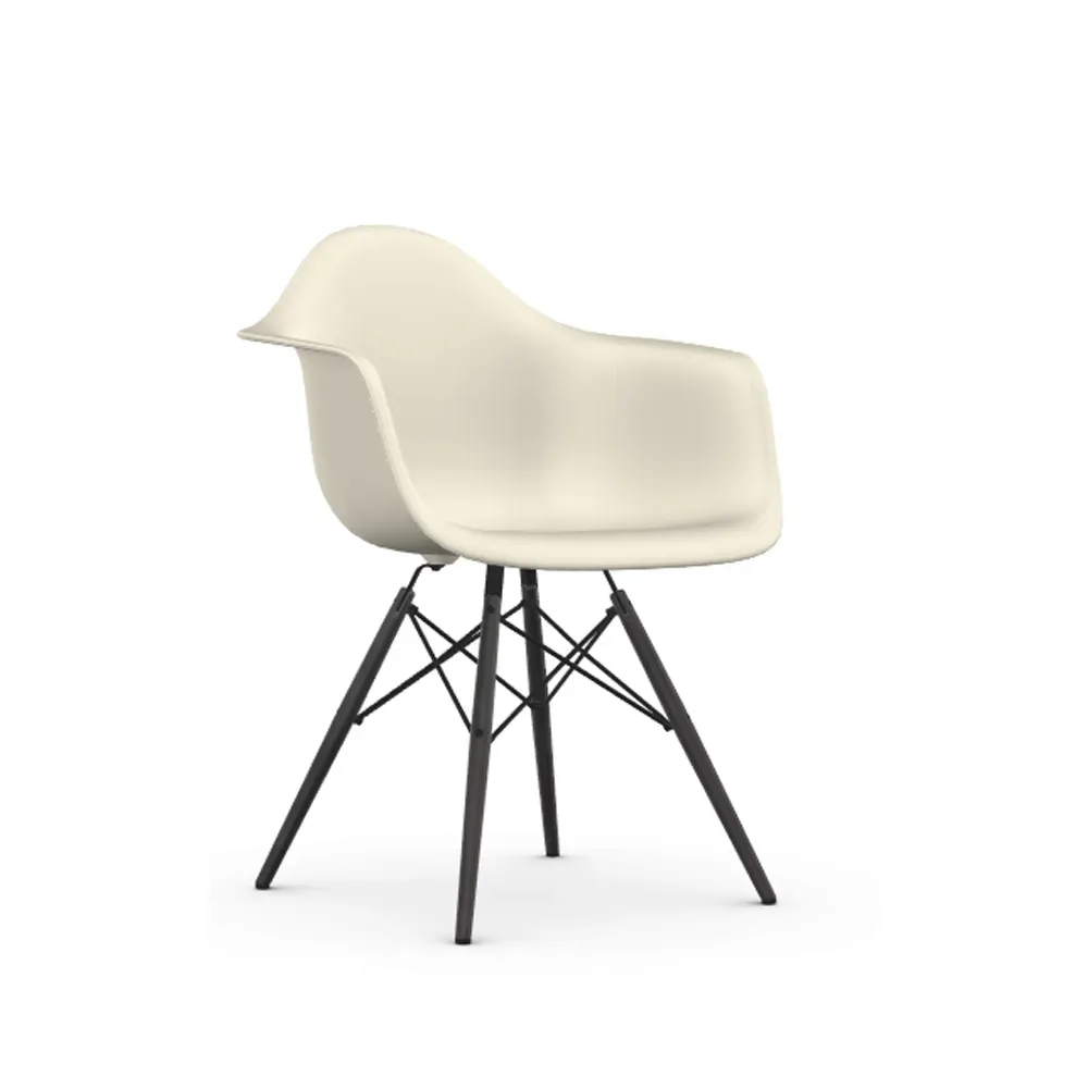 Vitra Eames Plastic Armchair RE DAW stol 11 pebble-black maple