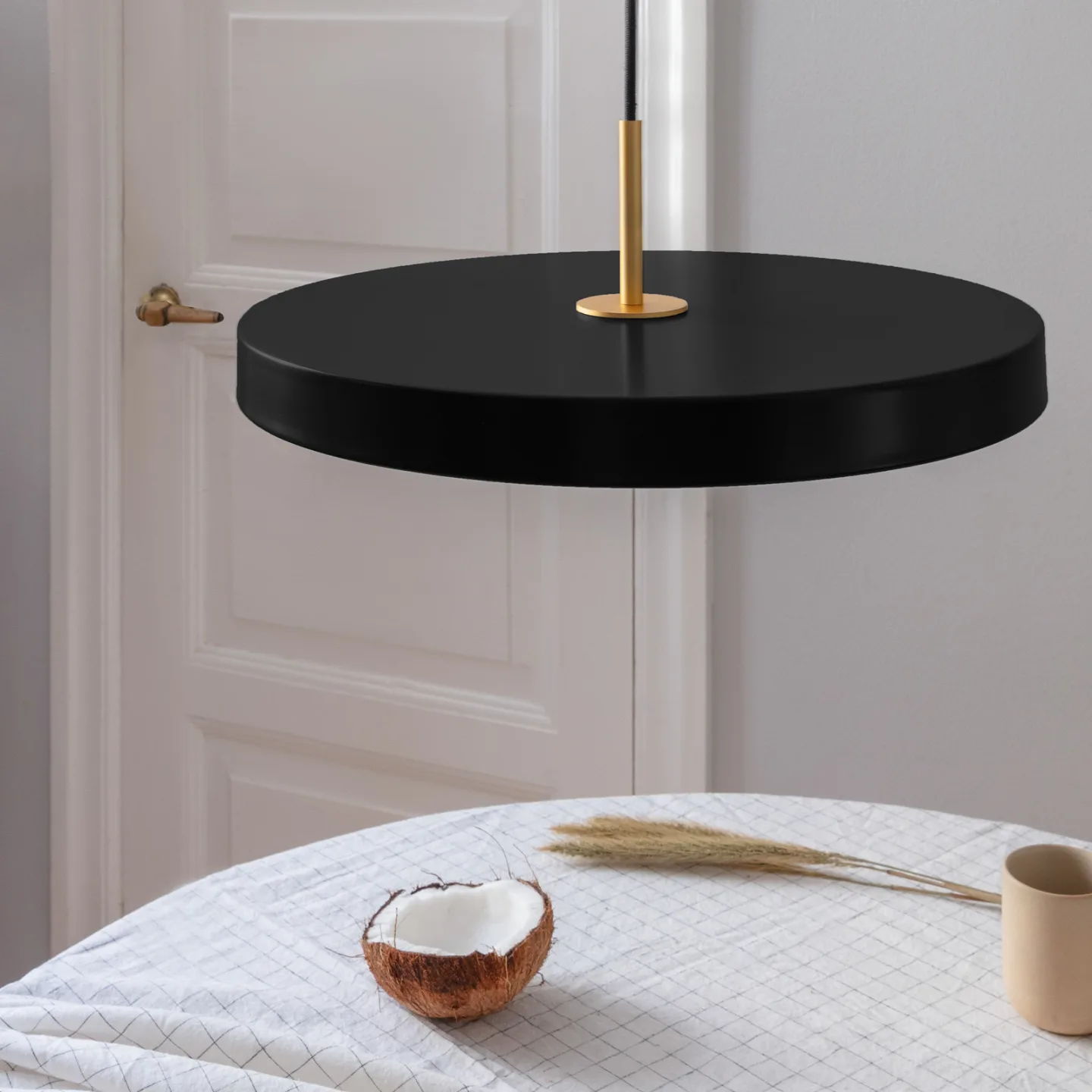 Umage Asteria taklampa Black