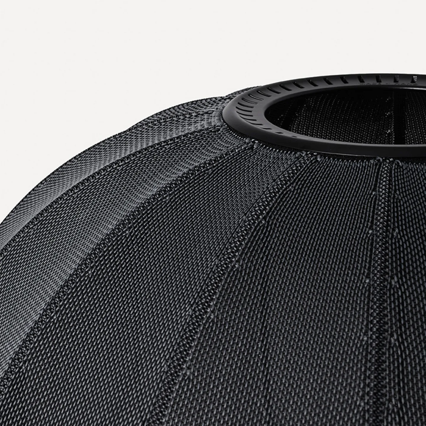 Knit-Wit 60 Round Pendel Black - Made By Hand - Spisestue - Aluminium