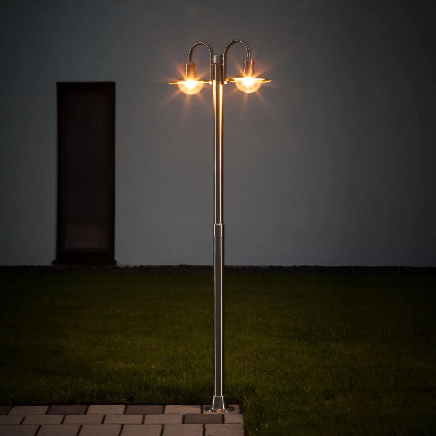 Damion 2 Utendørs Parkstolpe Stainless Steel - Lindby - Moderne - Rustfritt stål - Med flere lyskilder