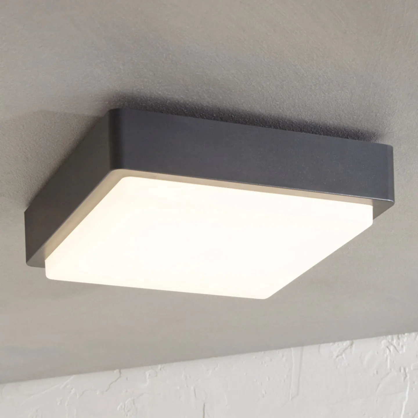 Nermin LED-Außendeckenlampe, 22 cm, IP65, eckig - Lindby - Modern - Kunststoff