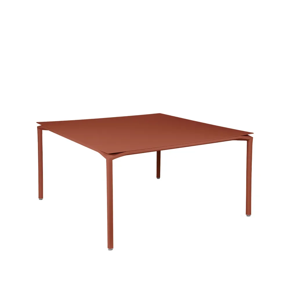 Fermob Calvi bord kvadratiskt 140x140 cm Red ochre (röd)