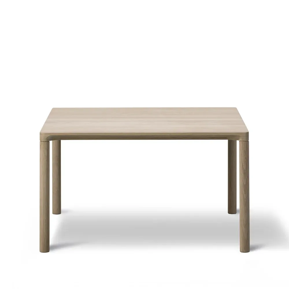 Fredericia Furniture Piloti 6725 sidobord Lackad ek-höjd 41 cm