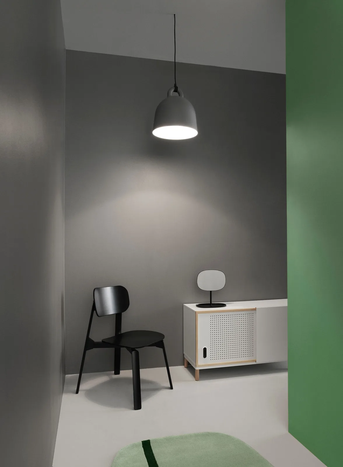 Bell Pendelleuchte Small Schwarz - Normann Copenhagen - Wohnzimmer - Aluminium
