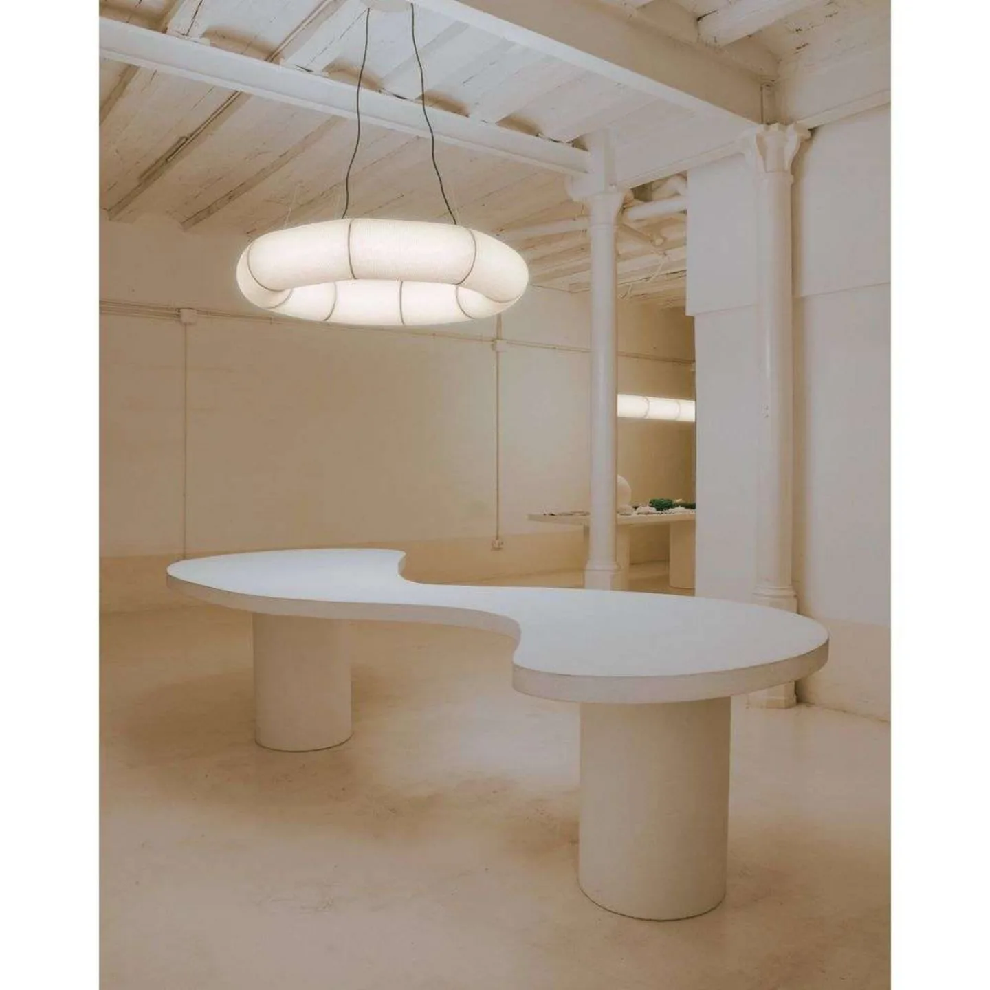 Tekiò Circular P8 LED-Hängeleuchte, Ø 140 cm - Santa & Cole - Wohnzimmer - Metall - Rund