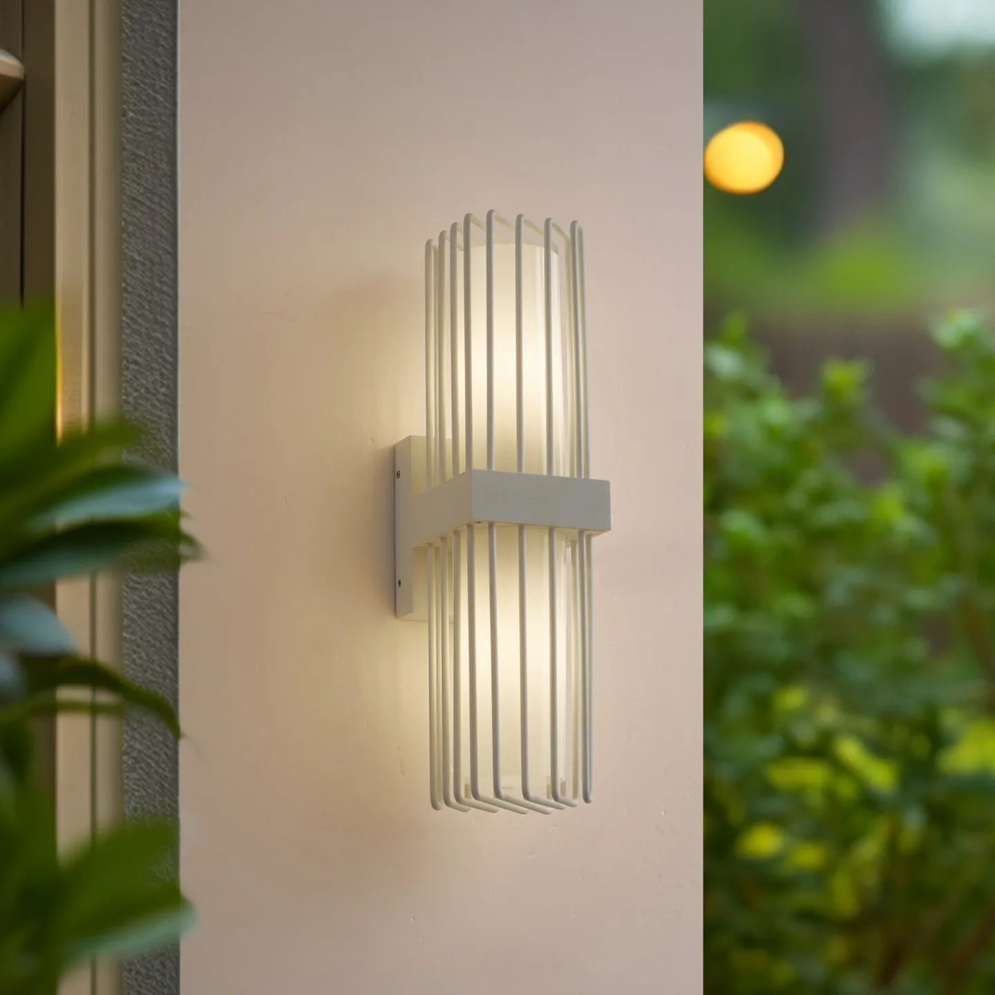 Chandan Außenwandlampe, 42 cm, weiß, Metall, IP54 - Lucande - Terrasse - Modern - Aluminium - Mehrflammig