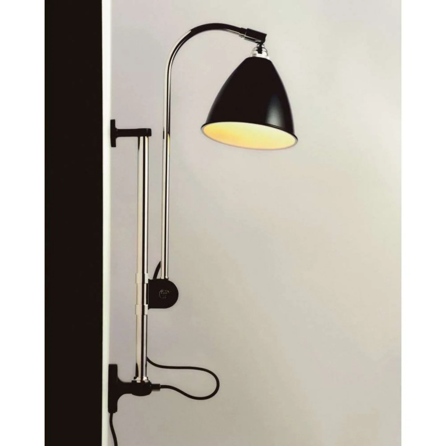 Bestlite BL5 Wandlampe, Ø 16 cm, schwarz/messing - GUBI - Wohnzimmer - Metall