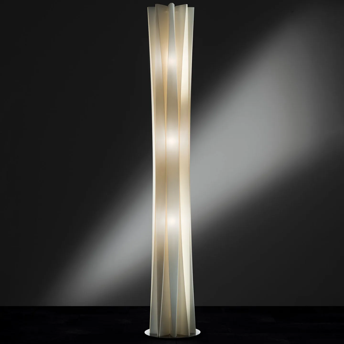Bach Stehleuchte XXL Golden - SLAMP - Wohnzimmer - Design - Kunststoff