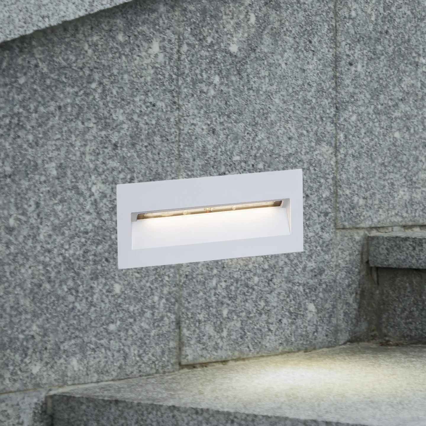 Loya LED Indbygnings Vägglampa 23x8 IP54 Vit - Lucande - Terrass - Modern - Aluminium - Vinklad