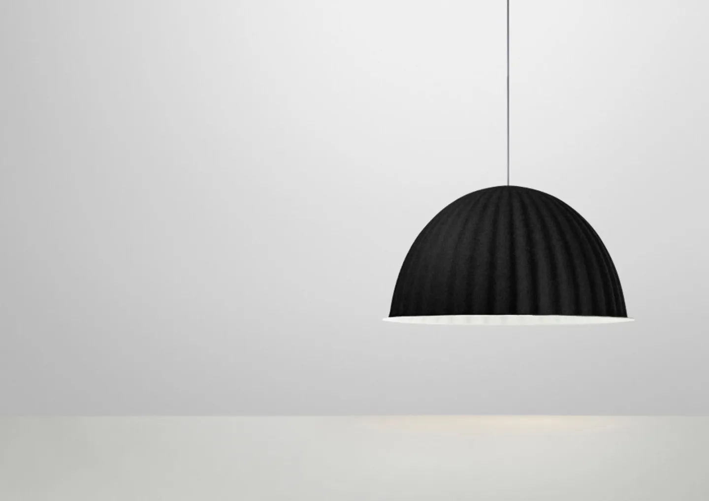Under The Bell Pendel Ø82 Black - Muuto - Spisestue - Stoff / Tekstil