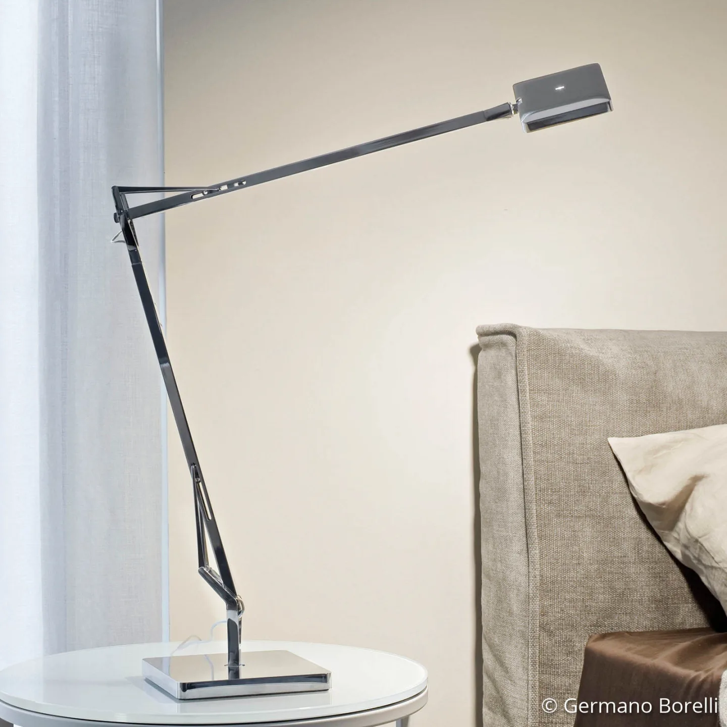 Kelvin Edge LED Bordlampe Titanium - Flos - Arbeidsrom / kontor - Design - Metall - Med en lyskilde