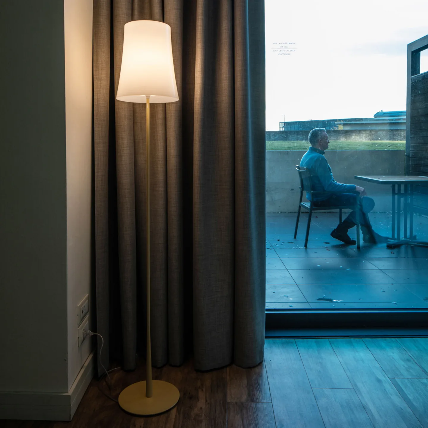 Birdie Easy Reading Stehleuchte Yellow - Foscarini - Wohnzimmer - Design - Metall - Mit Schirm