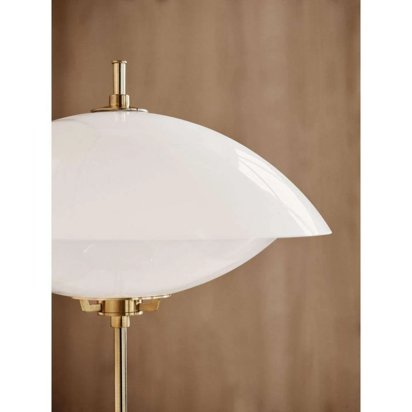 Musling Bordlampe Opal/Brass - Fritz Hansen - Stue - Glas