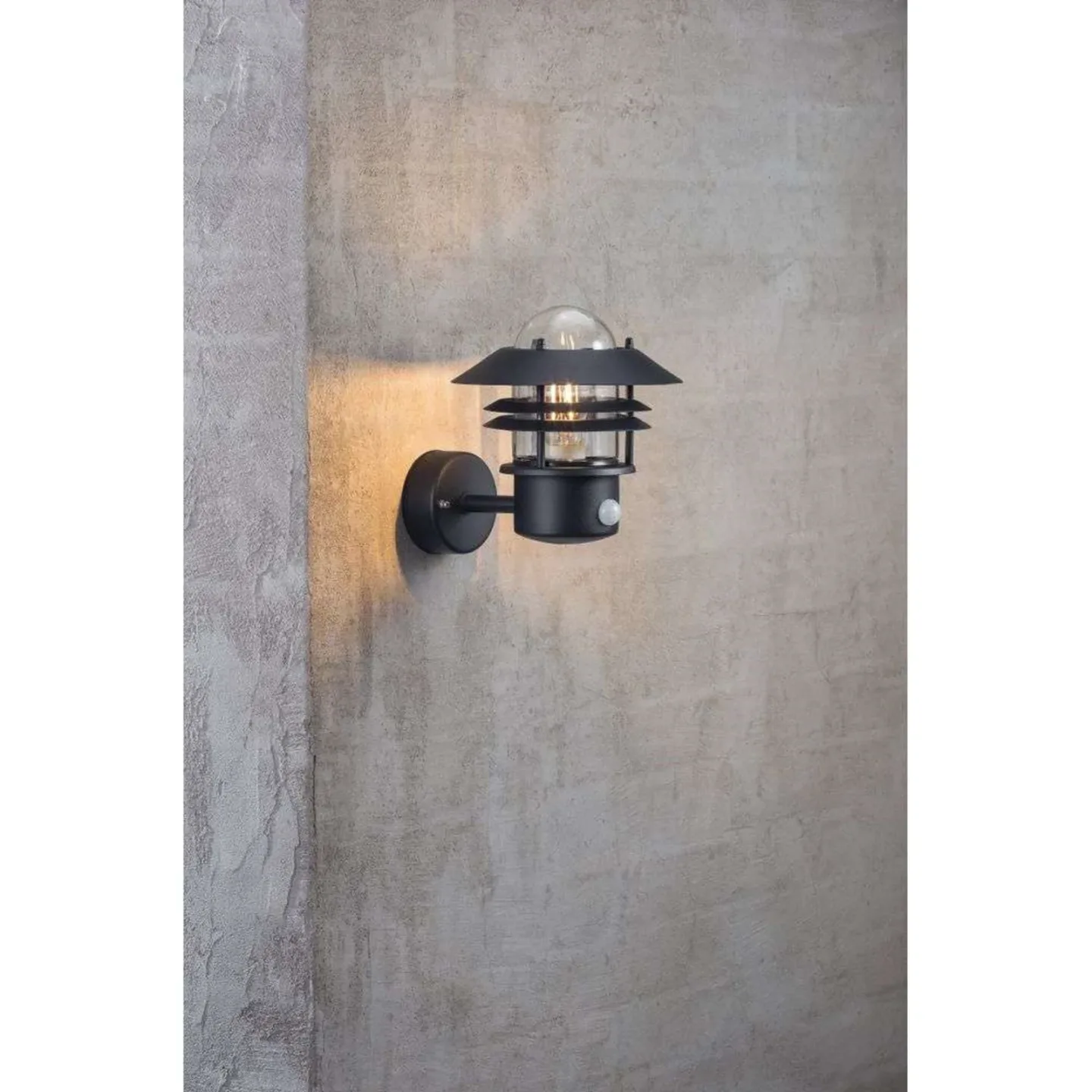 Blokhus Up Vegglampe w/Sensor Black - Nordlux - Metall