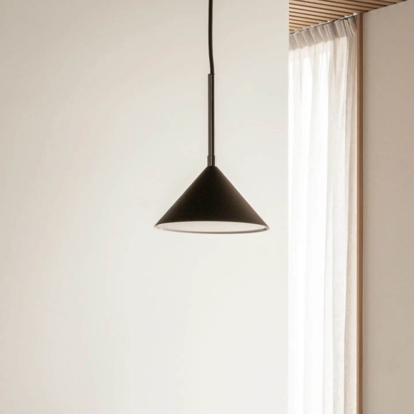 Watt & Veke Kuro Pendelleuchte Black, Ø17 x 9 cm