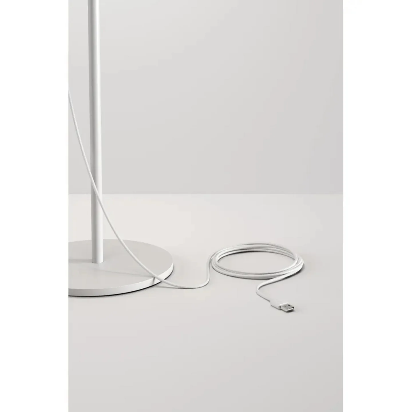 Hover Bordslampa White - Lodes - Vardagsrum - Metall