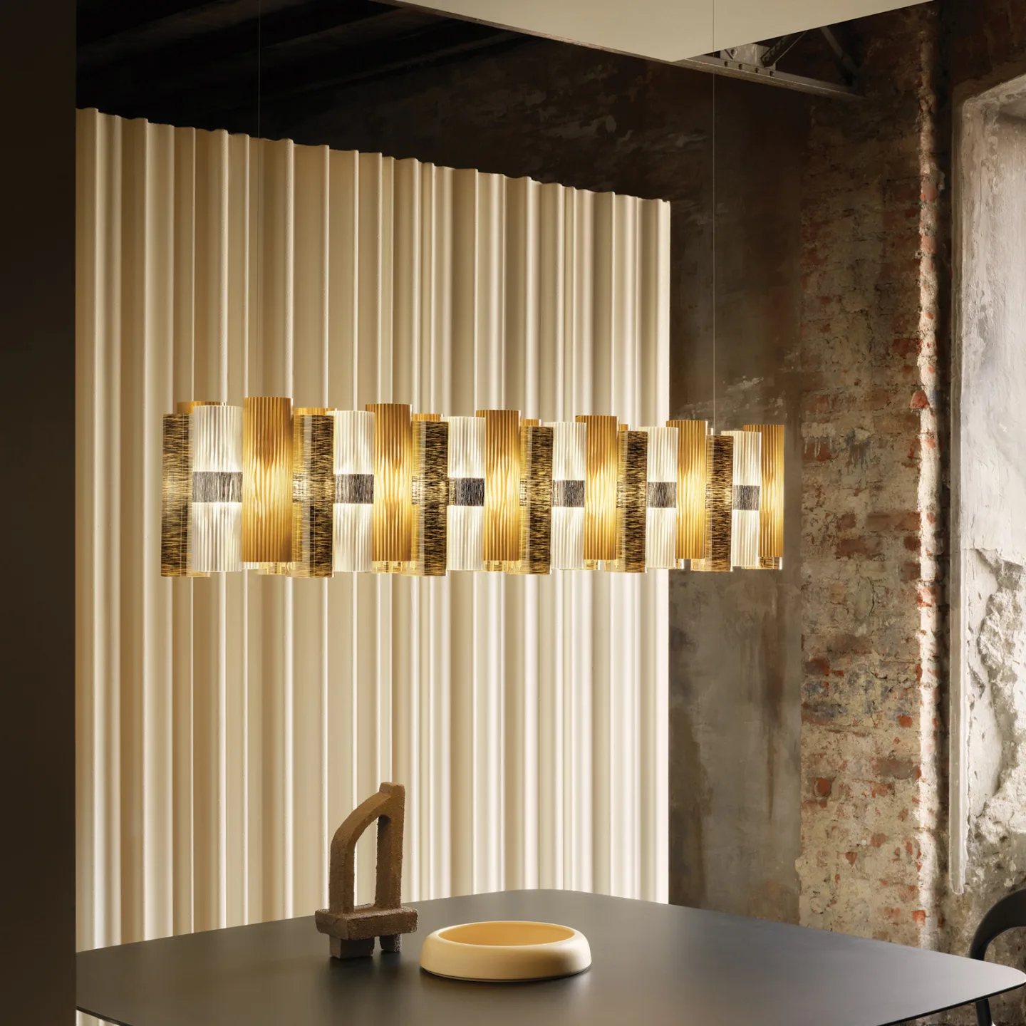 La Lollo LED-hänglampa, guldfärgad, 140 cm - Slamp - Vardagsrum - Design - Plast - Med lampskärm