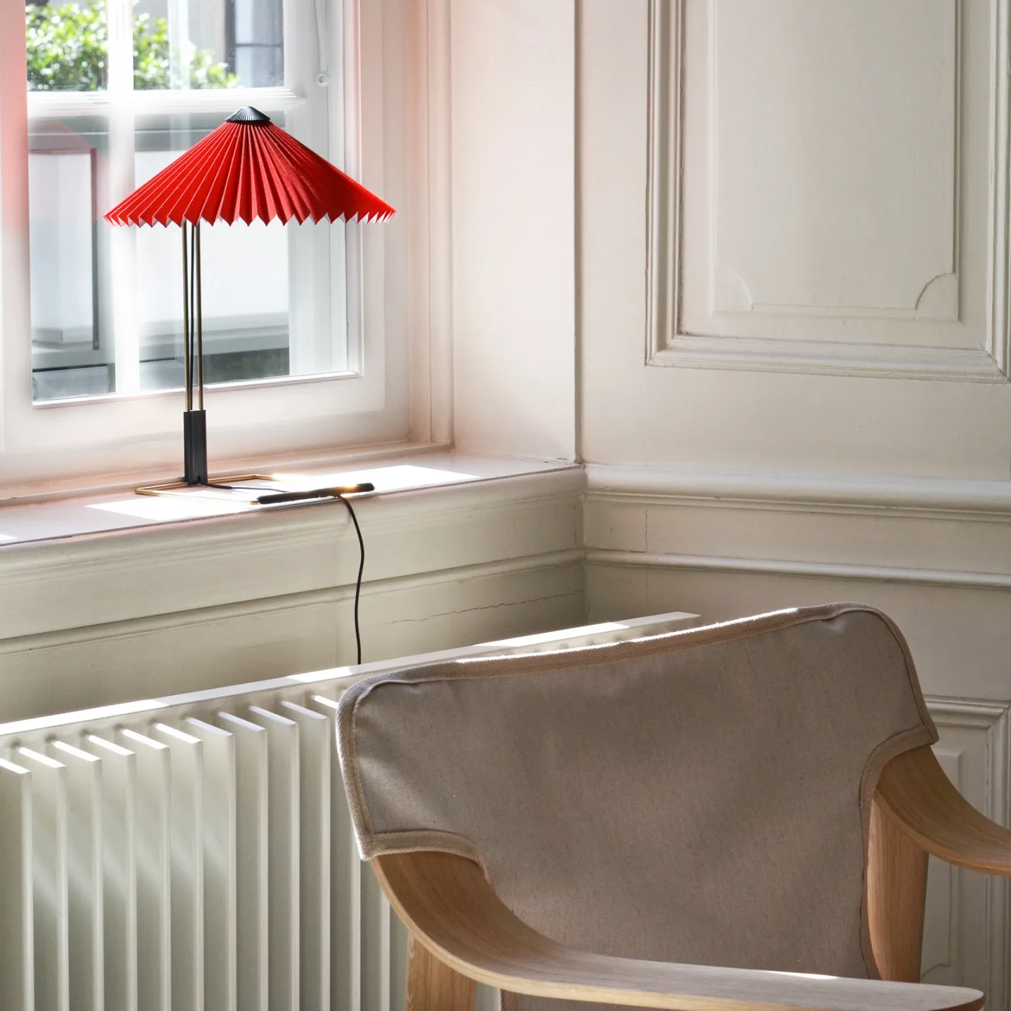 Matin Tischleuchte L Bright Red - HAY Matin 380 - Wohnzimmer - Design - Metall - Mit Schirm