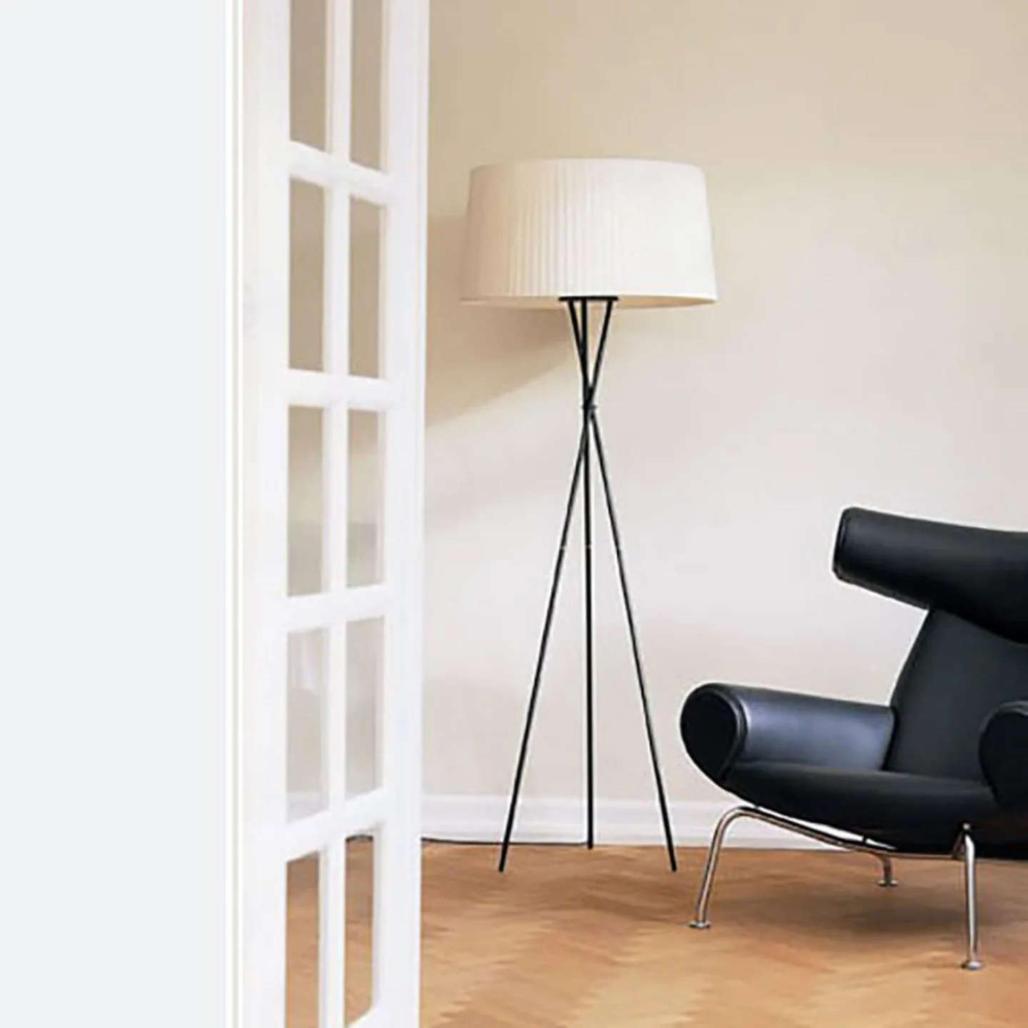 Trípode G5 Stehleuchte Black/Natural - Santa & Cole - Wohnzimmer - Design - Metall - Dreibein