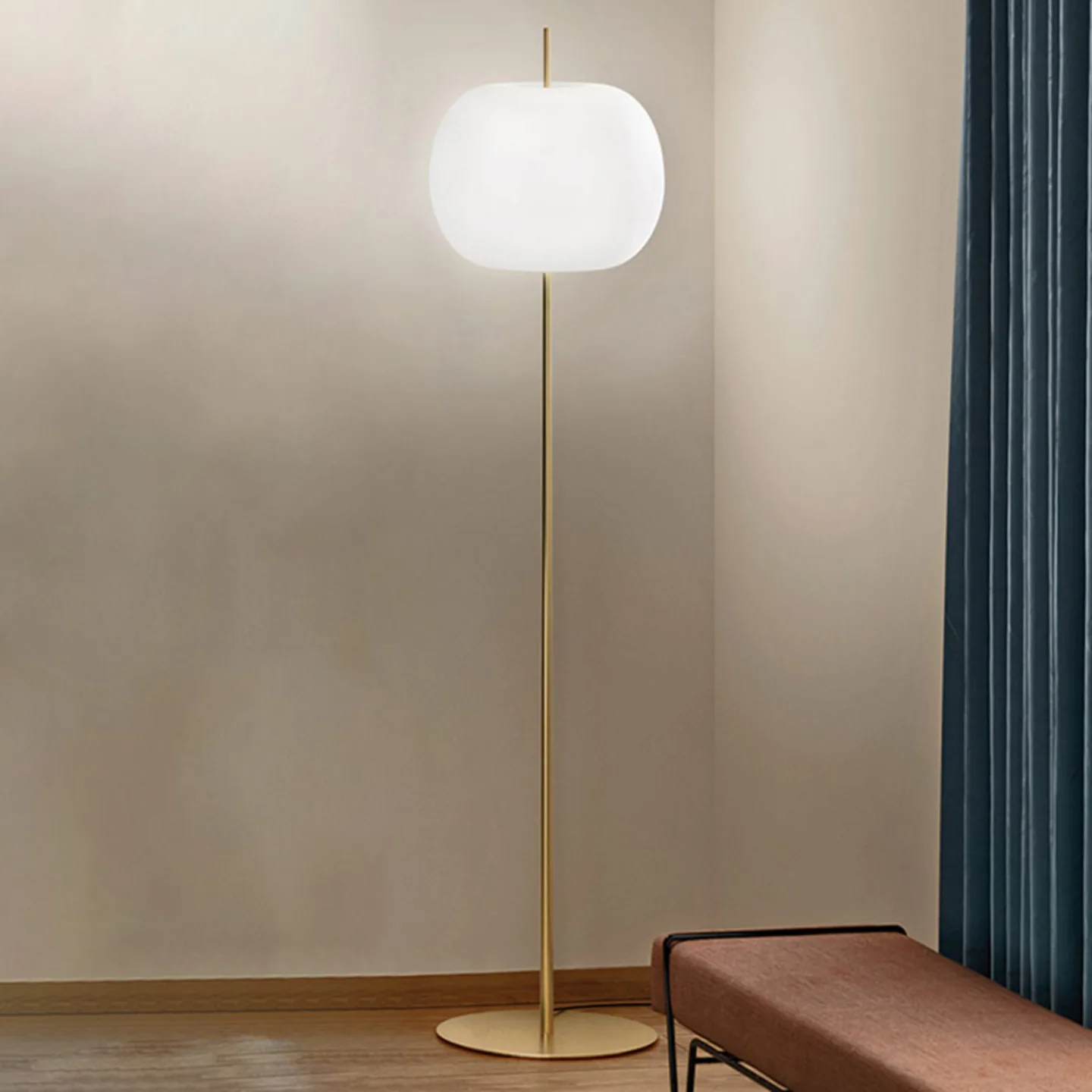 Kushi Stehleuchte XL Brass - KDLN - Wohnzimmer - Design - Metall - Mit Schirm