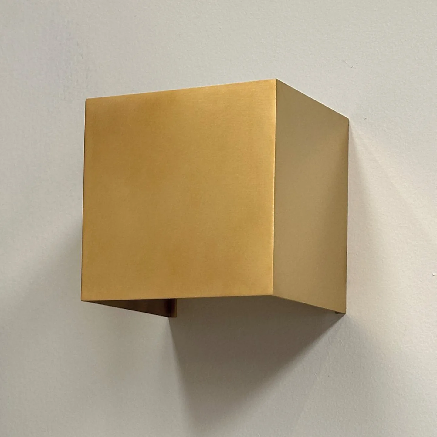 Venus Wandleuchte 10x10 Brass - Dyberg Larsen - Wohnzimmer - Design - Aluminium - Eckig