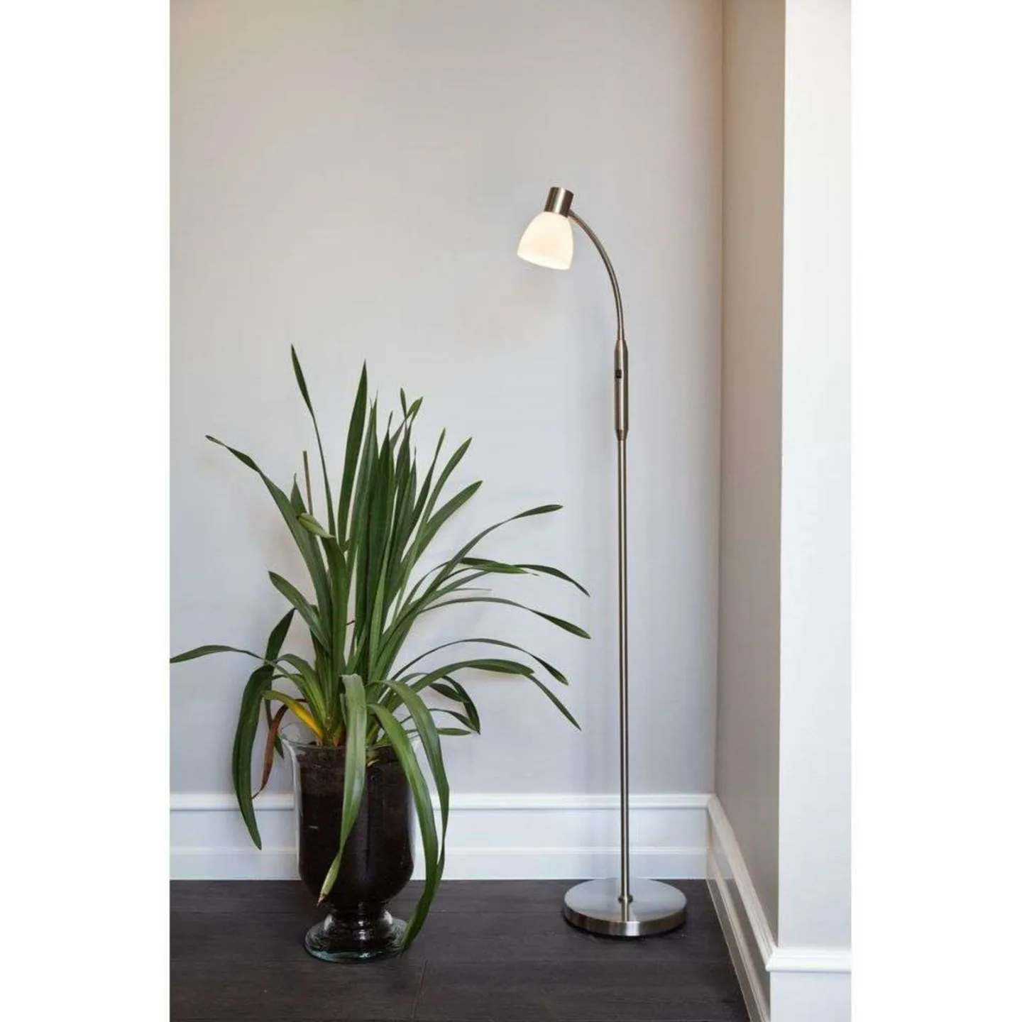 Hudson Stehleuchte - Halo Design - Wohnzimmer - Metall