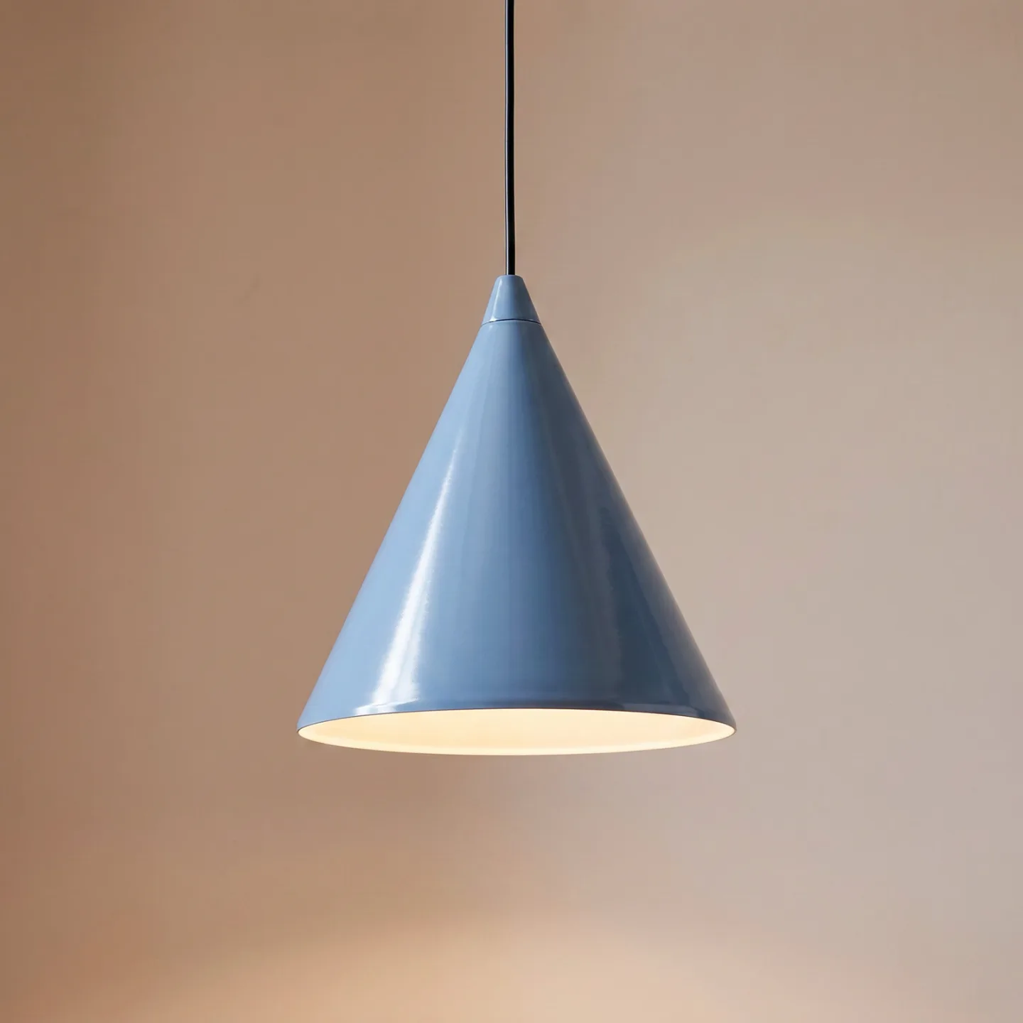 Form Hängelampe blau Metall Ø 24 cm Kegel - ALDEX - Esszimmer - Einflammig
